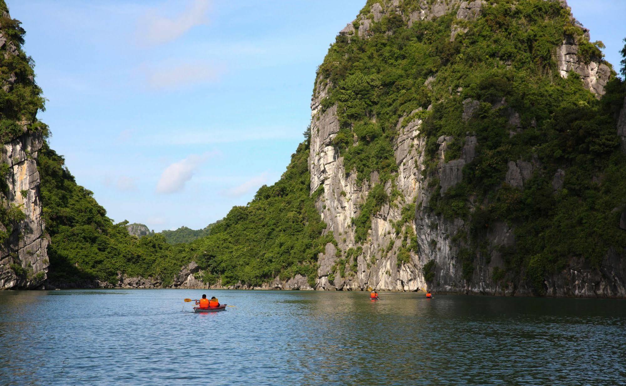 Hotel Halong Royal Boutique Cruises Hạ Long Exterior foto